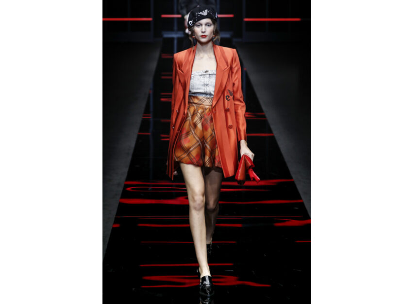 <p>Ruggine in total look per Emporio Armani... un vero must!</p>