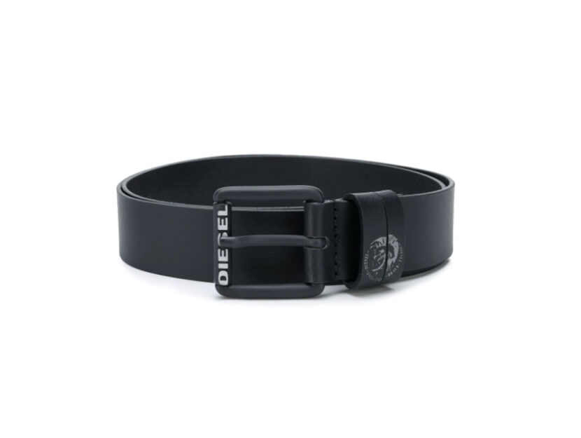 <p>Cintura in pelle nera con logo del brand (DIESEL)</p>