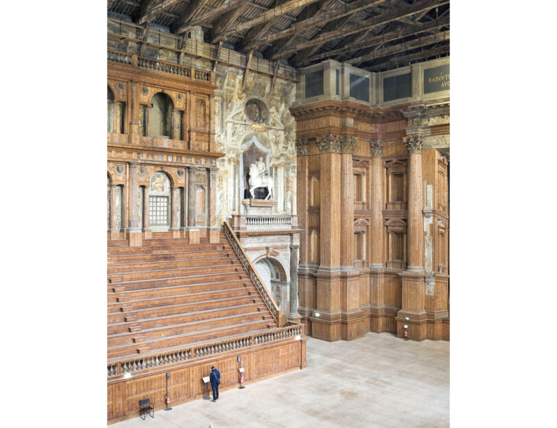 <p>Inserito all'interno del percorso della Galleria Nazionale, c'è il magnifico Teatro Farnese</p>