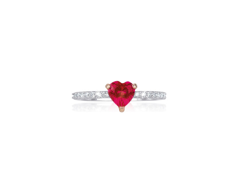 <p>Anello con pietra a forma di cuore rosso (MABINA)</p>